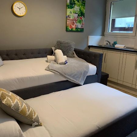 גלוואיי Cheap Budget Accommodation מראה חיצוני תמונה