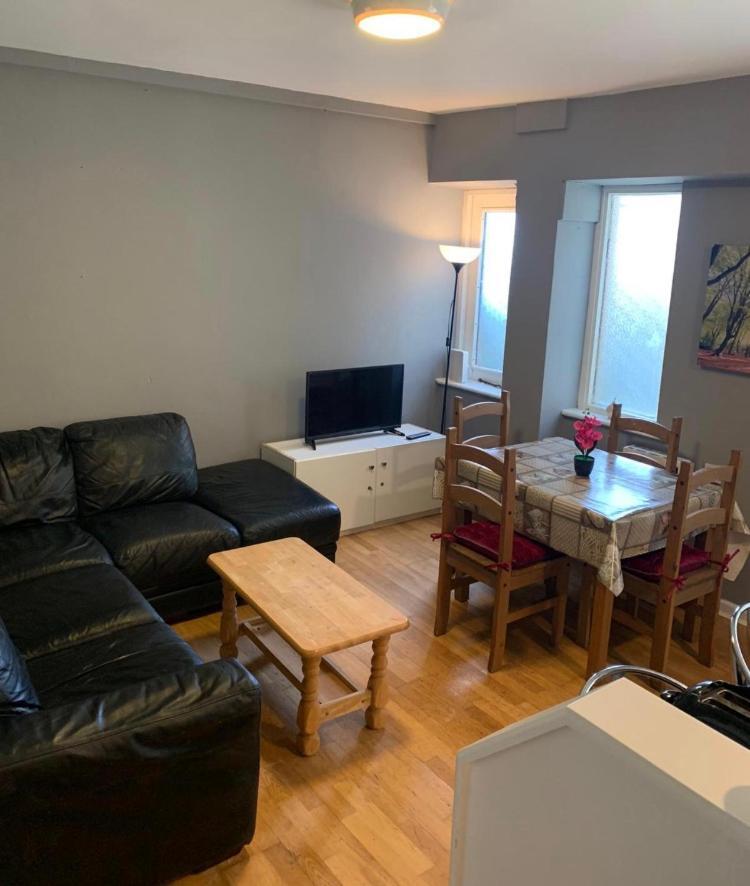 גלוואיי Cheap Budget Accommodation מראה חיצוני תמונה