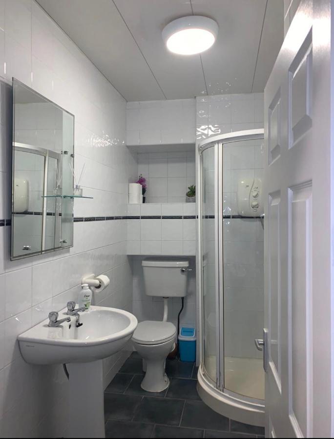 גלוואיי Cheap Budget Accommodation מראה חיצוני תמונה