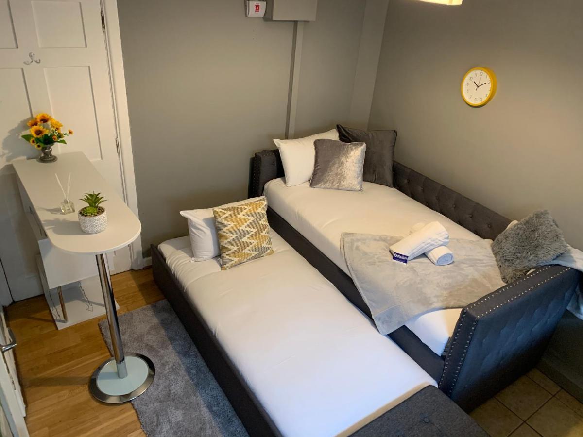 גלוואיי Cheap Budget Accommodation מראה חיצוני תמונה