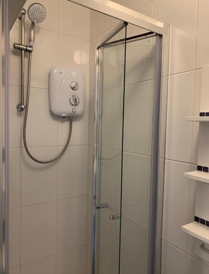 גלוואיי Cheap Budget Accommodation מראה חיצוני תמונה
