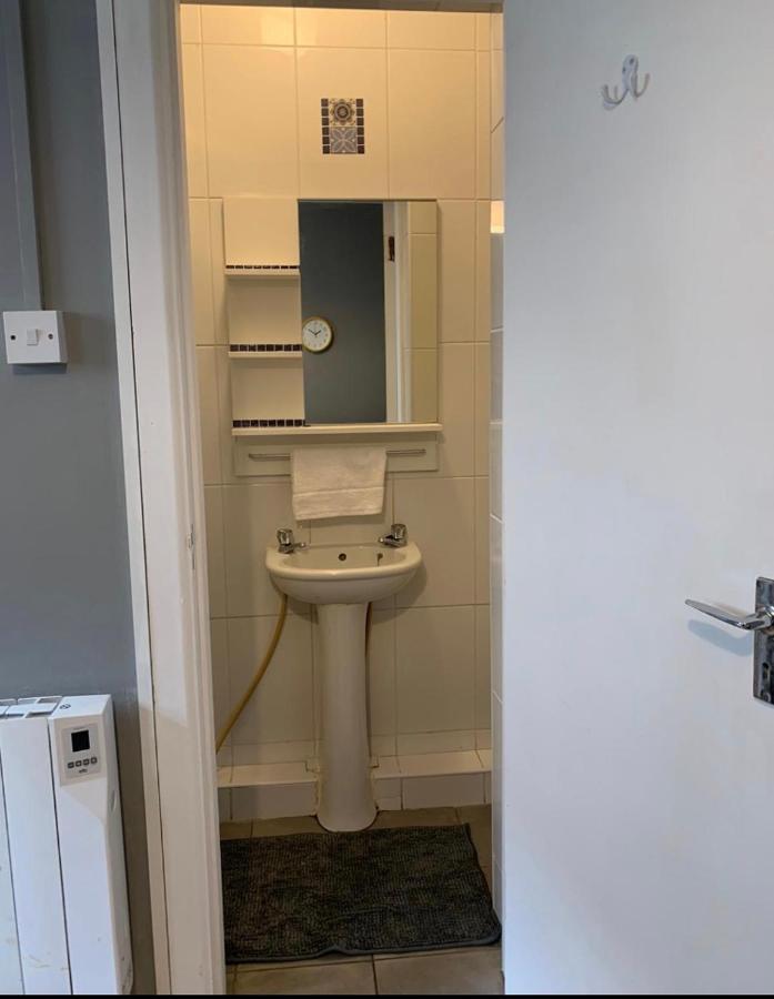 גלוואיי Cheap Budget Accommodation מראה חיצוני תמונה