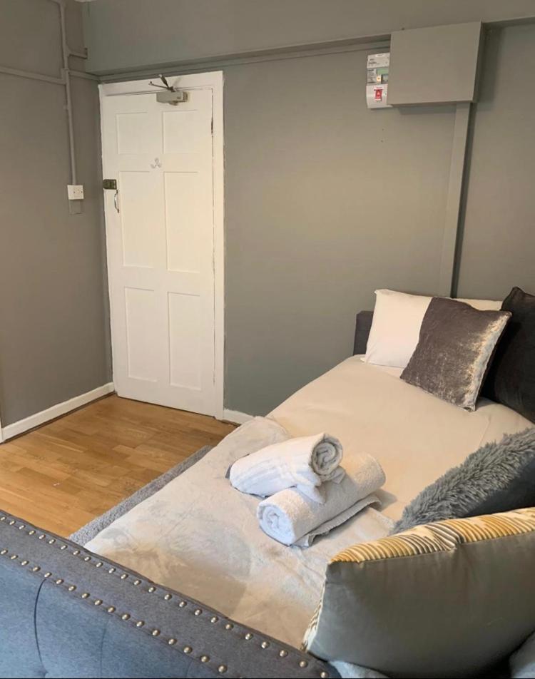 גלוואיי Cheap Budget Accommodation מראה חיצוני תמונה