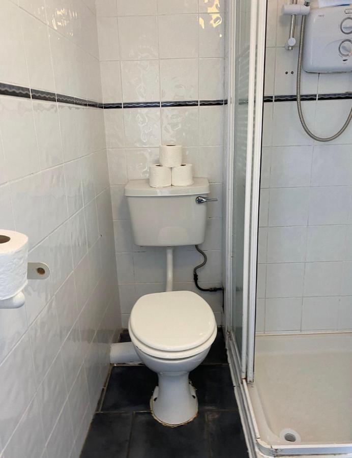 גלוואיי Cheap Budget Accommodation מראה חיצוני תמונה